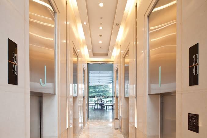 Sewa Kantor Bakrie Tower Kuningan – Base Rent Mulai Rp150.000/m²